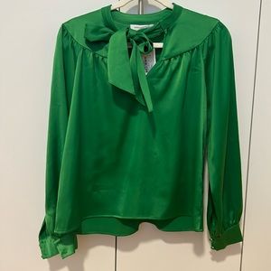 Green tie collar blouse